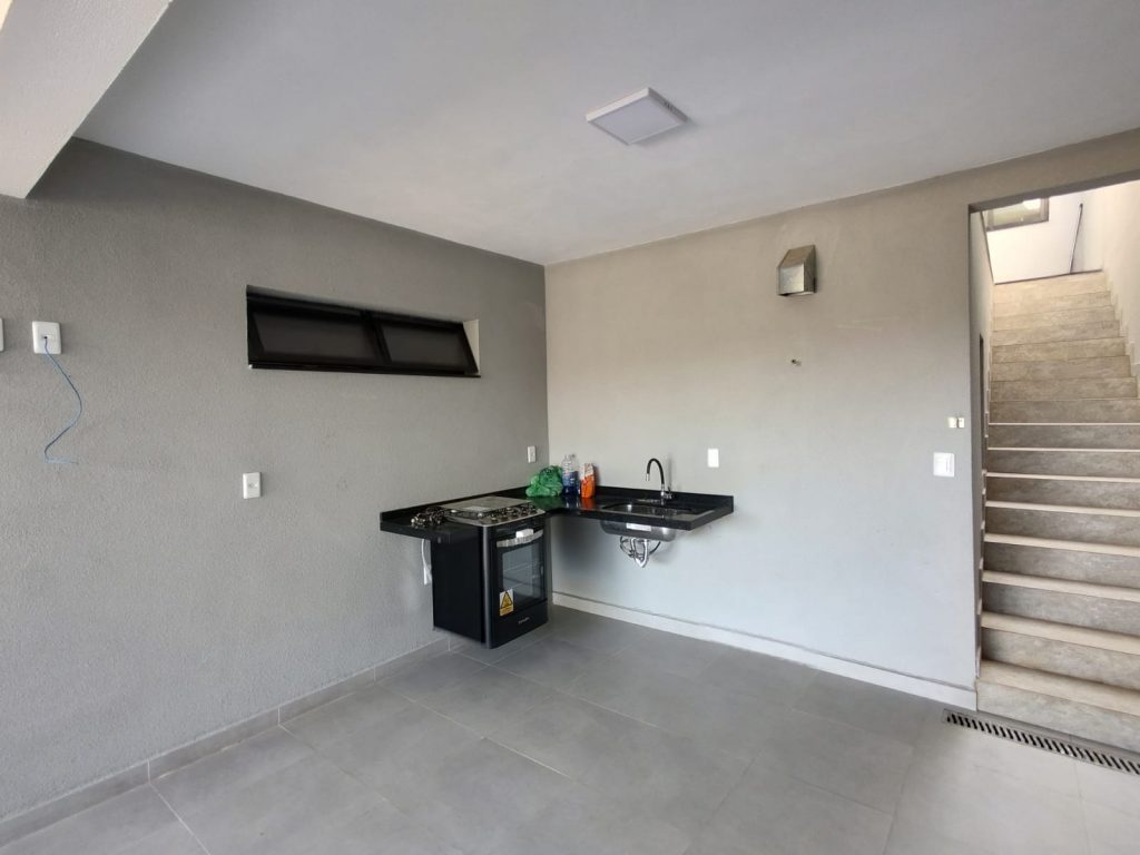 LINDA PROPRIEDADE EM BAIRRO NOBRE DA CIDADE LINDA PROPRIEDADE EM BAIRRO NOBRE DA CIDADE