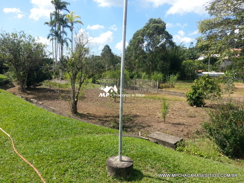 Chácara espetacular 2 km do centro de Biritiba Mirim