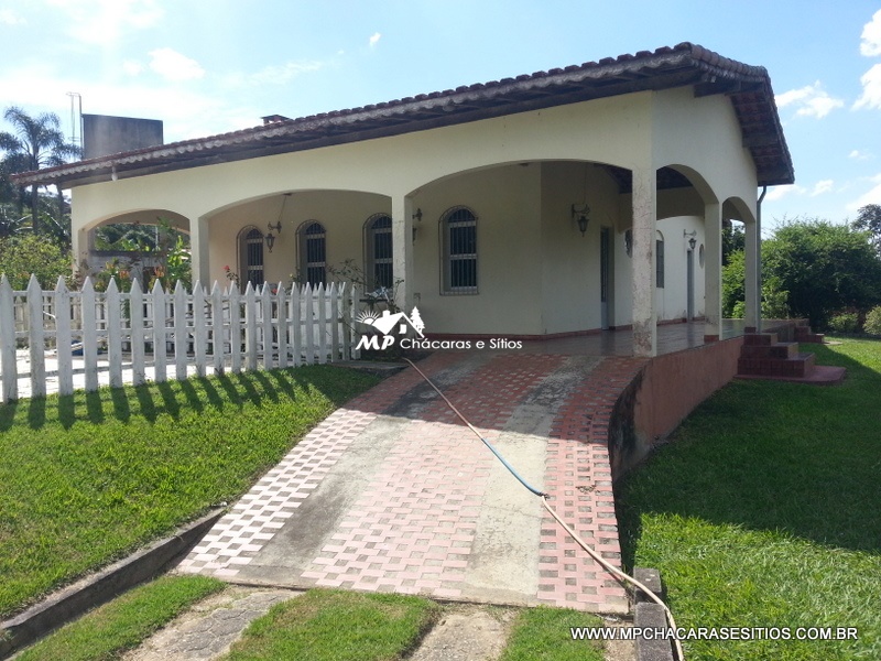 Chácara espetacular 2 km do centro de Biritiba Mirim