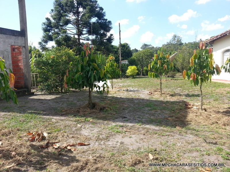 Chácara espetacular 2 km do centro de Biritiba Mirim