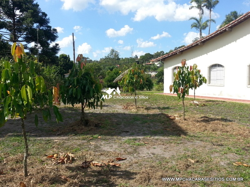 Chácara espetacular 2 km do centro de Biritiba Mirim
