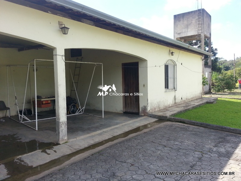 Chácara espetacular 2 km do centro de Biritiba Mirim