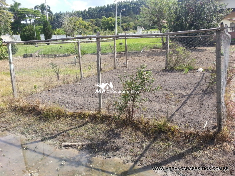 Chácara espetacular 2 km do centro de Biritiba Mirim