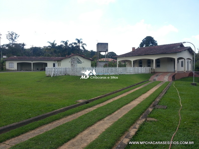Chácara espetacular 2 km do centro de Biritiba Mirim