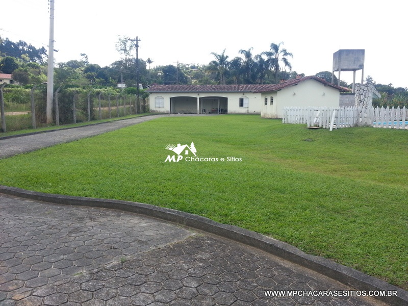 Chácara espetacular 2 km do centro de Biritiba Mirim