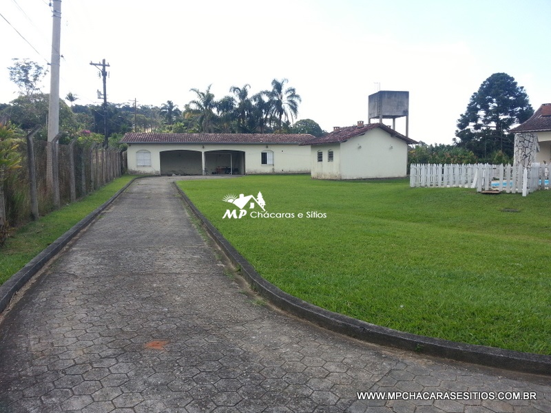 Chácara espetacular 2 km do centro de Biritiba Mirim