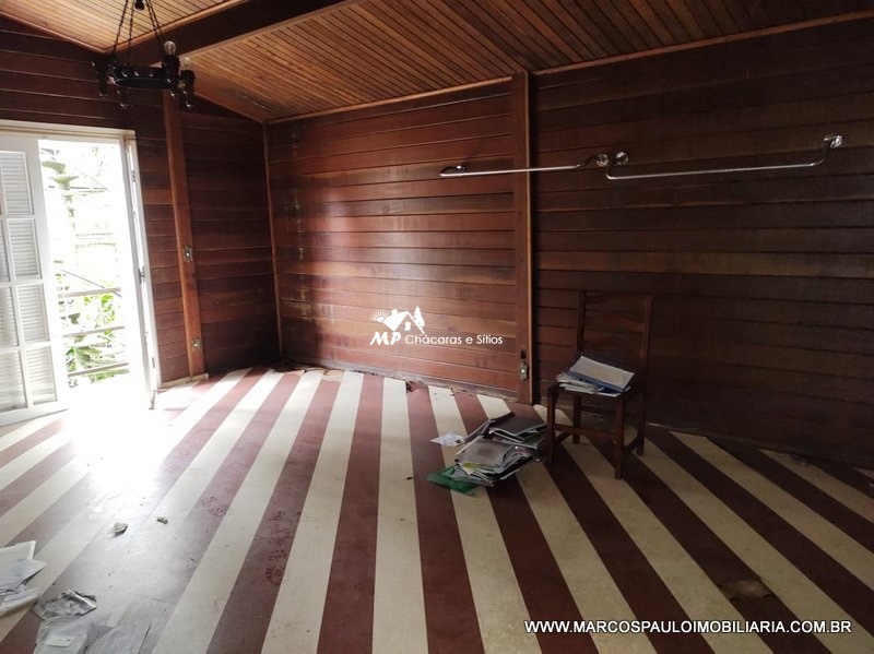 CHÁCARA ESPETACULAR EM CONDOMÍNIO FECHADO… CONFIRA!!!