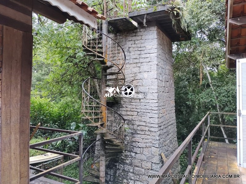 CHÁCARA ESPETACULAR EM CONDOMÍNIO FECHADO… CONFIRA!!!