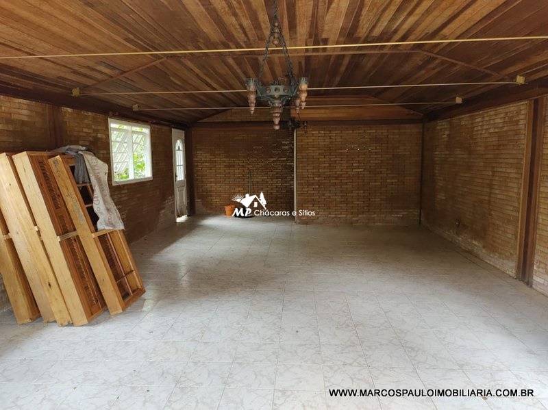 CHÁCARA ESPETACULAR EM CONDOMÍNIO FECHADO… CONFIRA!!!