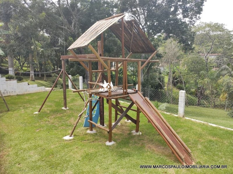 LINDA CHÁCARA EM BIRITIBA MIRIM !