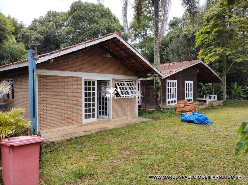 CHÁCARA ESPETACULAR EM CONDOMÍNIO FECHADO… CONFIRA!!!