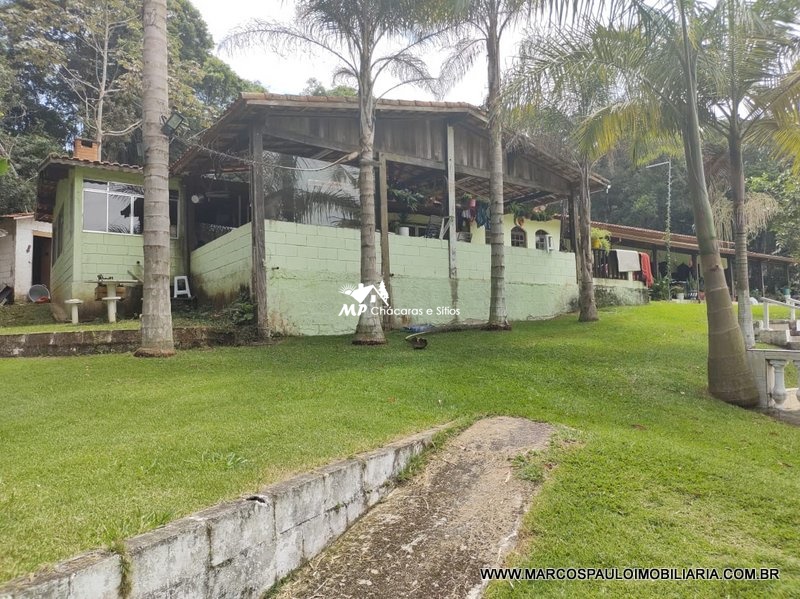 LINDA CHÁCARA EM BIRITIBA MIRIM !