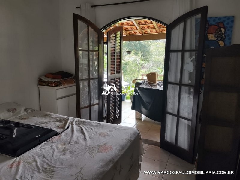 LINDA CHÁCARA EM BIRITIBA MIRIM !