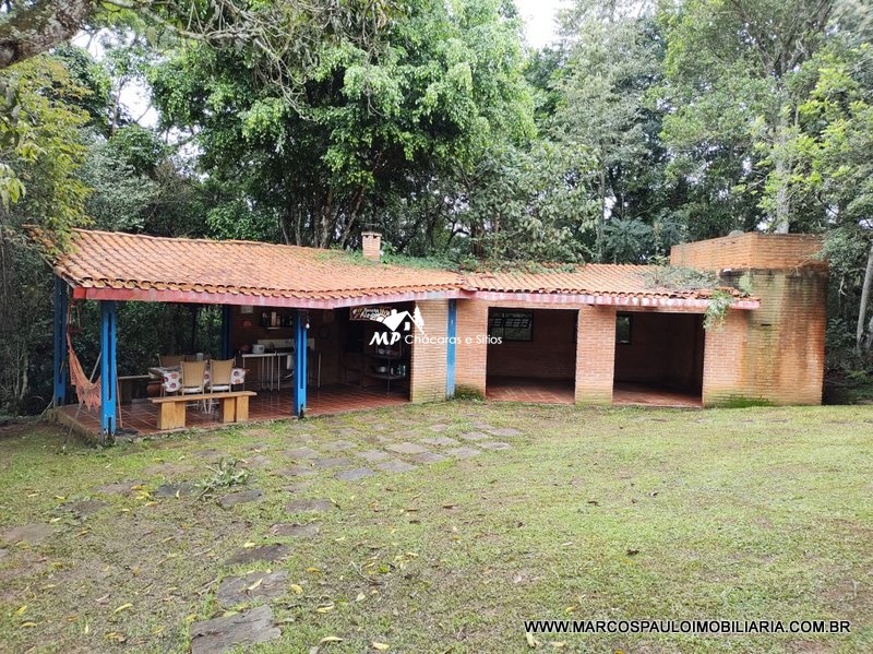 ESPETÁCULO DE CHÁCARA EM CONDOMÍNIO DE LUXO – MOGI DAS CRUZES – SP