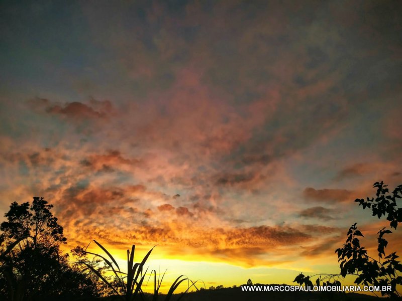 Excelente Chácara em condomínio em Mogi das Cruzes !!!