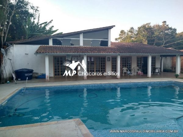 CHÁCARA DESNUMBRANTE EM BIRITIBA MIRIM – CONFIRA