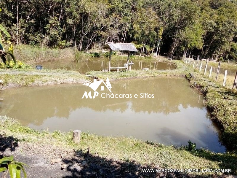 Chácara em biritiba mirim-SP com Nascente