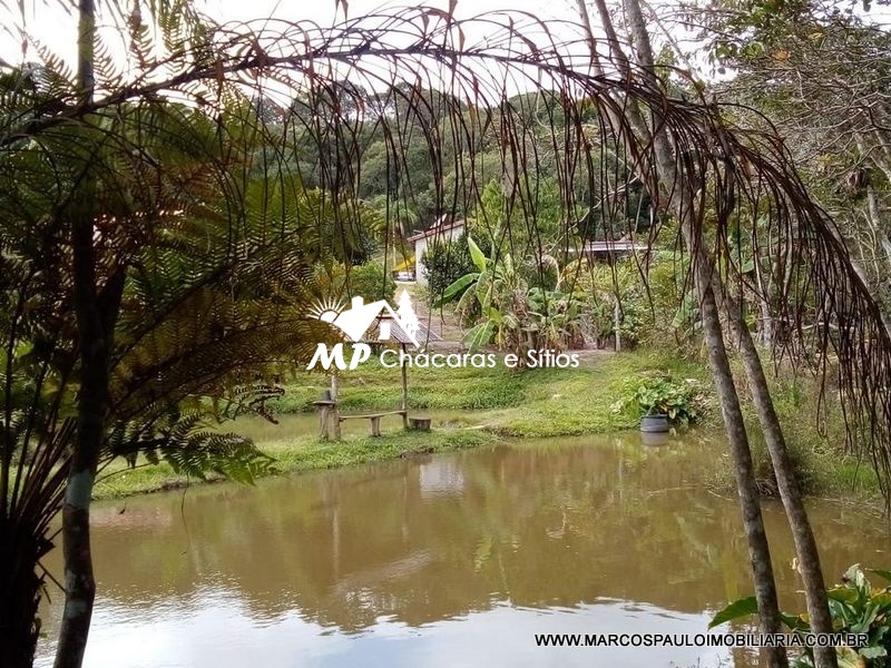Chácara em biritiba mirim-SP com Nascente