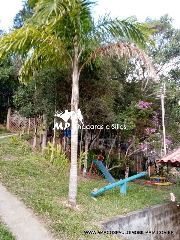 Chácara em biritiba mirim-SP com Nascente