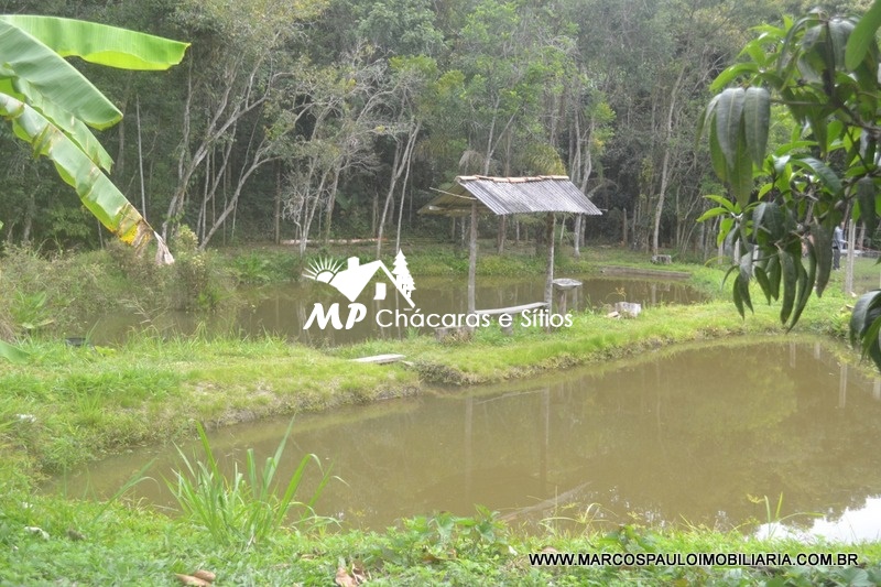 Chácara em biritiba mirim-SP com Nascente