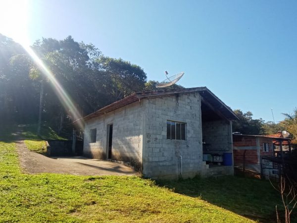 Chácara em biritiba mirim-SP com Nascente