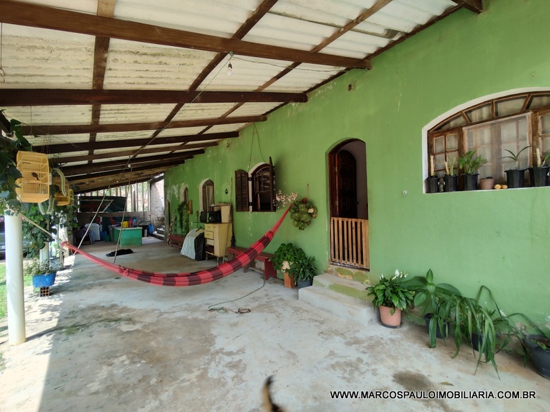 CHÁCARA COM 2 CASA NO TERRENO – CONFIRA