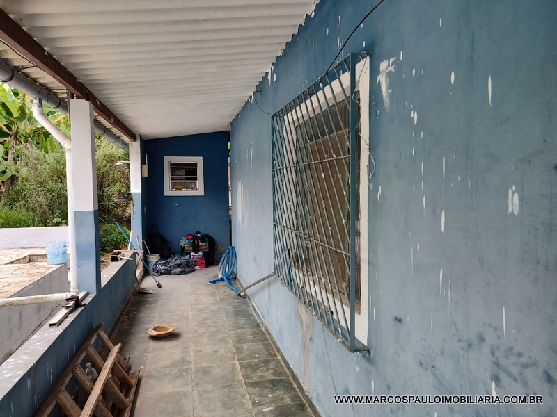 CHÁCARA COM PISCINA E CHURRASQUEIRA