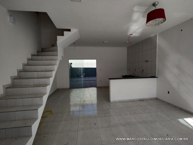 LINDA CASA NOVA EM BIRITIBA MIRIM