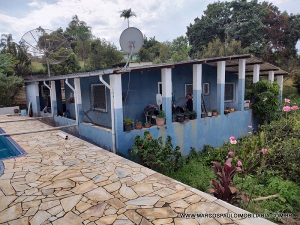 CHÁCARA COM PISCINA E CHURRASQUEIRA