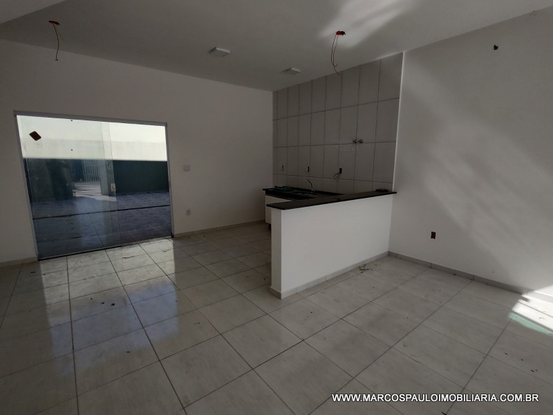 LINDA CASA NOVA EM BIRITIBA MIRIM