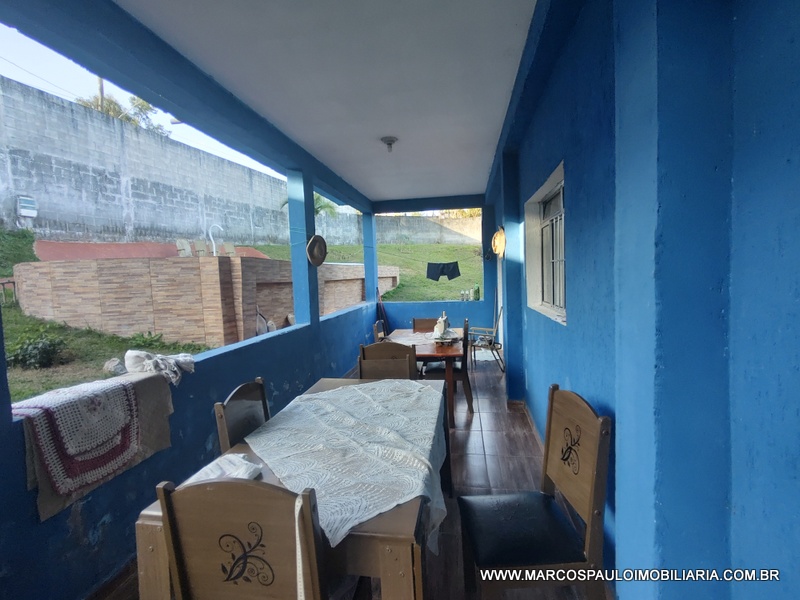CHÁCARA COM 4 DORMITÓRIOS – CONFIRA