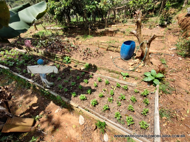 CHÁCARA COM 2 CASA NO TERRENO – CONFIRA