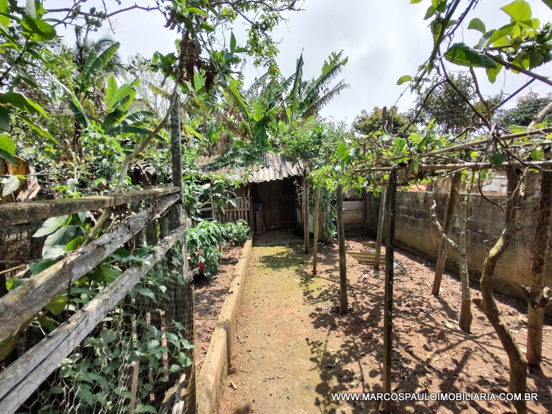 CHÁCARA COM 2 CASA NO TERRENO – CONFIRA