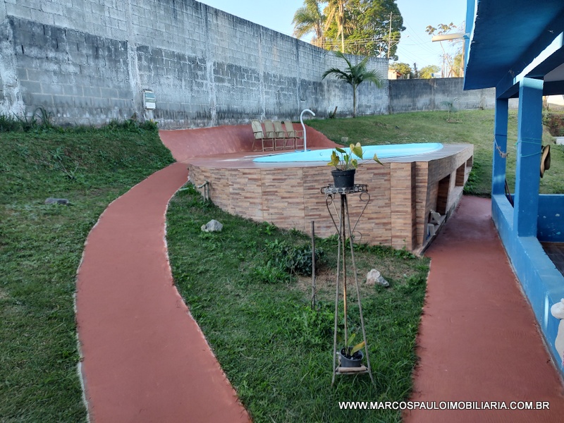 CHÁCARA COM 4 DORMITÓRIOS – CONFIRA