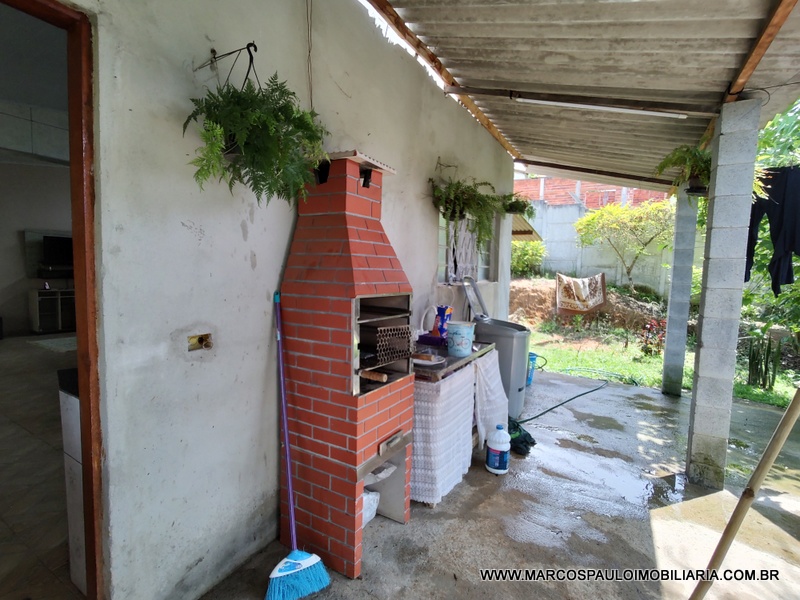 CHÁCARA COM 2 CASA NO TERRENO – CONFIRA