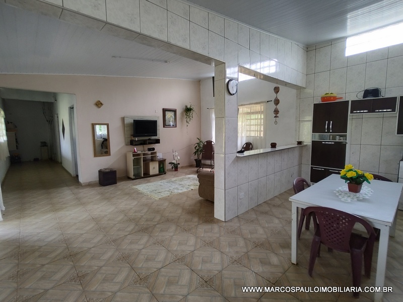 CHÁCARA COM 2 CASA NO TERRENO – CONFIRA