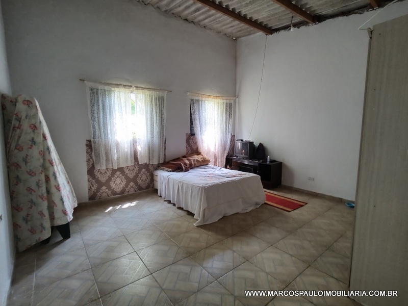 CHÁCARA COM 2 CASA NO TERRENO – CONFIRA