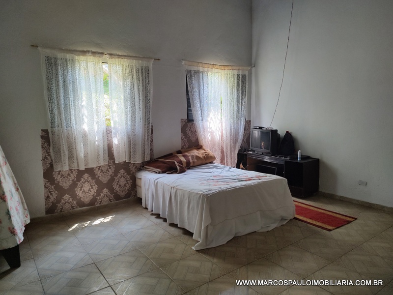 CHÁCARA COM 2 CASA NO TERRENO – CONFIRA