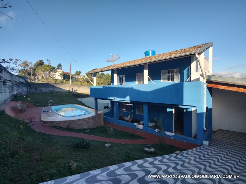 CHÁCARA COM 4 DORMITÓRIOS – CONFIRA