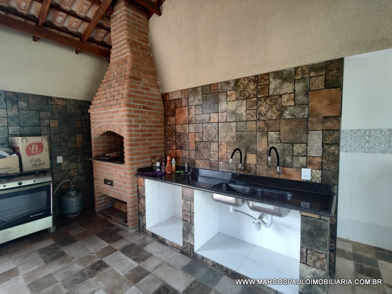 Chácara de 20.000 M² com localização privilegiada e vista de cinema, completa com tudo do melhor em acabamento para o conforto que você e sua família merece, próximo ao asfalto e 15 minutos do centro da cidade de Mogi das cruzes