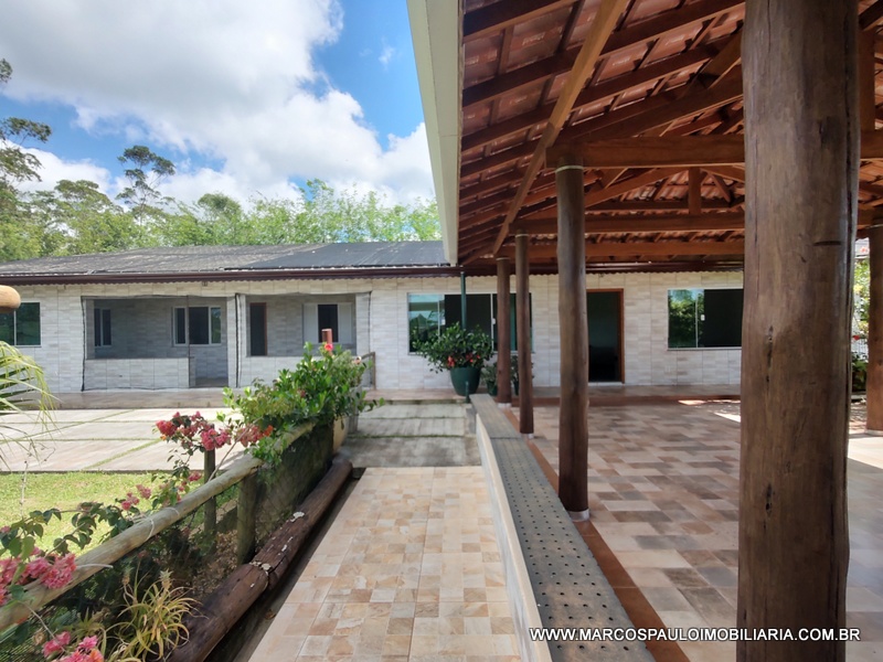 Chácara de 20.000 M² com localização privilegiada e vista de cinema, completa com tudo do melhor em acabamento para o conforto que você e sua família merece, próximo ao asfalto e 15 minutos do centro da cidade de Mogi das cruzes