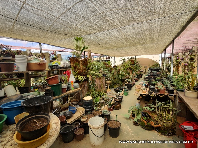 Chácara de 20.000 M² com localização privilegiada e vista de cinema, completa com tudo do melhor em acabamento para o conforto que você e sua família merece, próximo ao asfalto e 15 minutos do centro da cidade de Mogi das cruzes