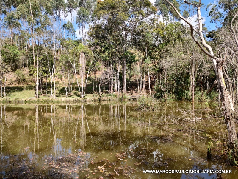 Chácara de 20.000 M² com localização privilegiada e vista de cinema, completa com tudo do melhor em acabamento para o conforto que você e sua família merece, próximo ao asfalto e 15 minutos do centro da cidade de Mogi das cruzes