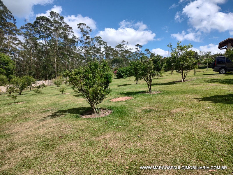 Chácara de 20.000 M² com localização privilegiada e vista de cinema, completa com tudo do melhor em acabamento para o conforto que você e sua família merece, próximo ao asfalto e 15 minutos do centro da cidade de Mogi das cruzes