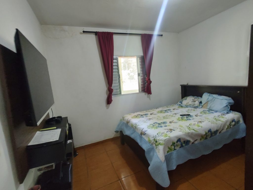 LINDA CHÁCARA EM BIRITIBA MIRIM PROXIMO DO ASFALTO!!!!