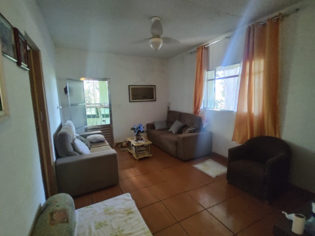 LINDA CHÁCARA EM BIRITIBA MIRIM PROXIMO DO ASFALTO!!!!