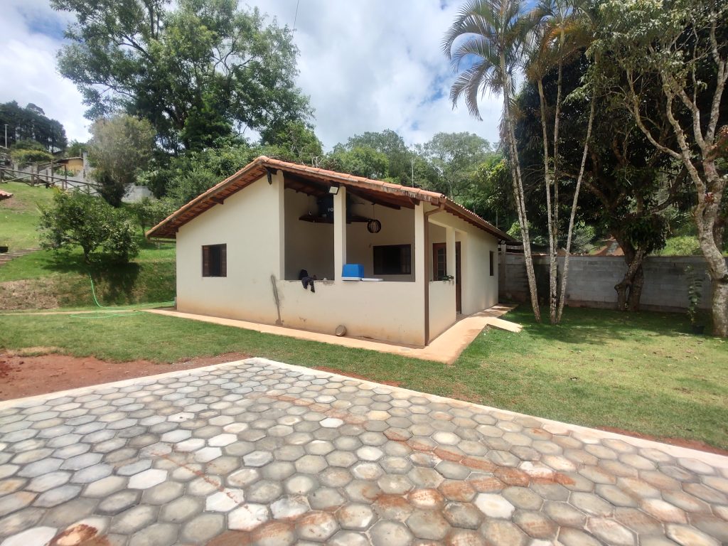 Chácara com cheirinho de novo em Biritiba Mirim terreno escriturado e porteira fechada!