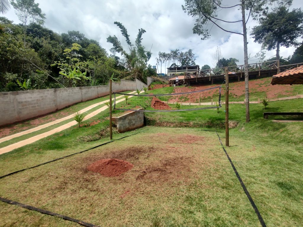 Chácara com cheirinho de novo em Biritiba Mirim terreno escriturado e porteira fechada!
