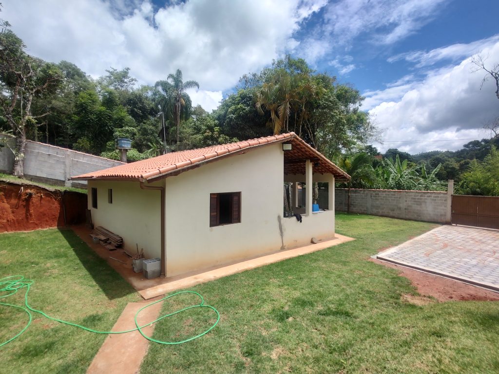 Chácara com cheirinho de novo em Biritiba Mirim terreno escriturado e porteira fechada!