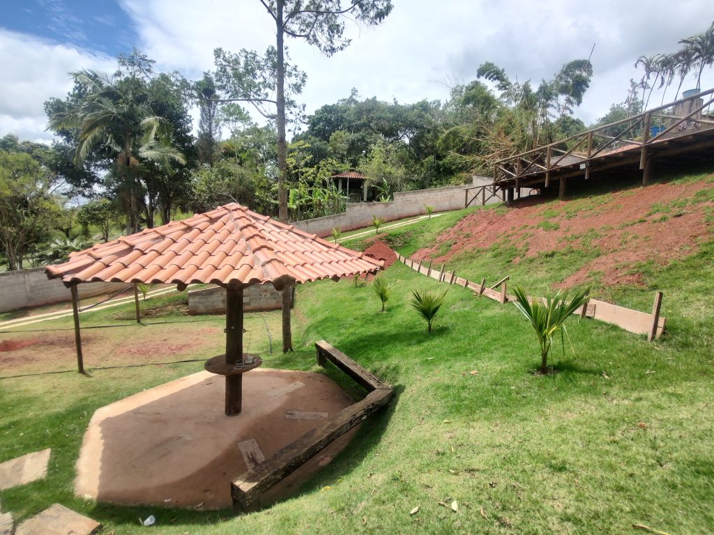Chácara com cheirinho de novo em Biritiba Mirim terreno escriturado e porteira fechada!